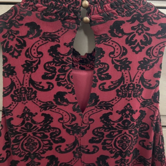 Gorgeous maroon dress with black velvet detailing and button detailing - Picture 2 of 5